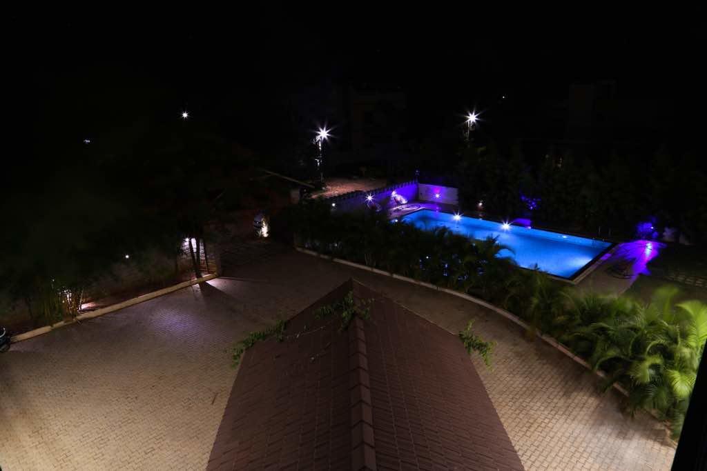 Golds Club & Resort Bayappanhalli エクステリア 写真